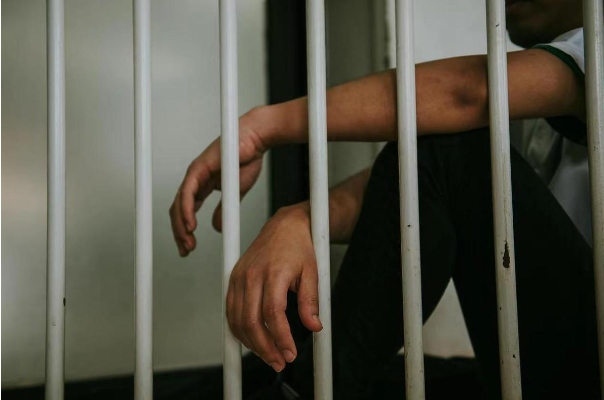 四川“人伦惨案”：禽兽女婿强奸岳母，生母还在旁边围观加油！